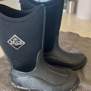 Kids size 1 Muck Boots